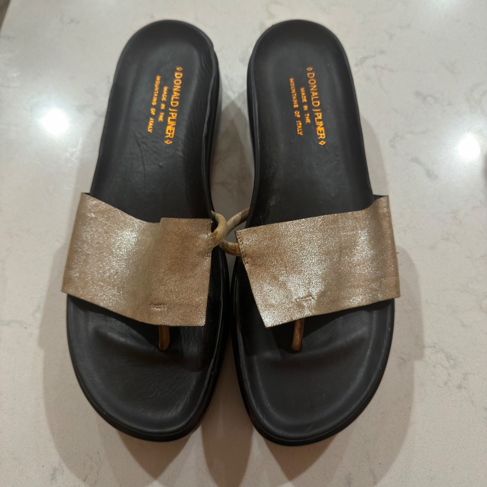 Donald J Pliner Womens Metallic Gold Leather Platform Thong Slide Sandals Italy